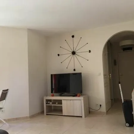 Apartment With One Bedroom In Saint-raphael, With Enclosed Garden - 10